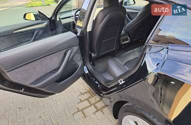 Седан Tesla Model 3 2022 в 