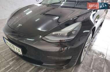 Седан Tesla Model 3 2022 в 