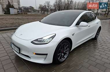 Седан Tesla Model 3 2018 в Черкасах