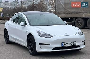 Седан Tesla Model 3 2020 в 
