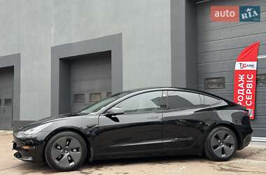 Седан Tesla Model 3 2022 в Киеве