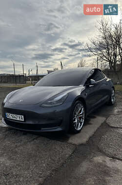Седан Tesla Model 3 2023 в 