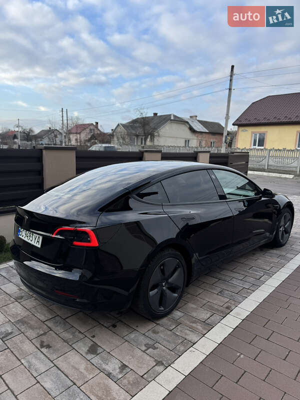 Седан Tesla Model 3 2022 в Львові