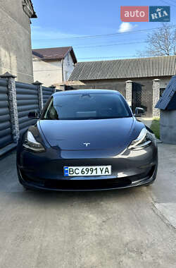 Седан Tesla Model 3 2019 в Львові