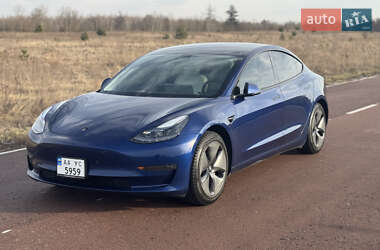 Седан Tesla Model 3 2021 в 