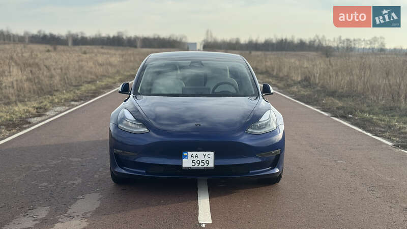 Седан Tesla Model 3 2021 в Києві