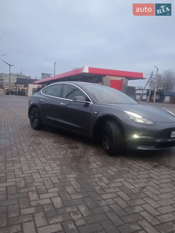 Седан Tesla Model 3 2019 в Борисполі