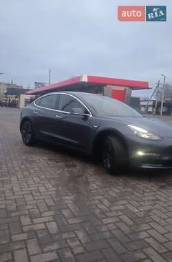 Седан Tesla Model 3 2019 в 