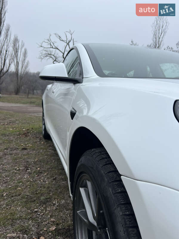 Седан Tesla Model 3 2021 в Каменском