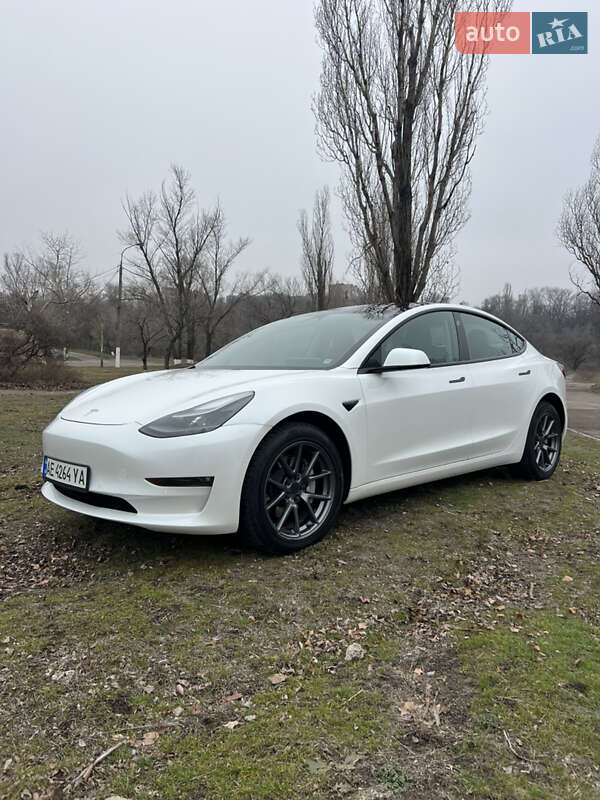 Седан Tesla Model 3 2021 в Каменском