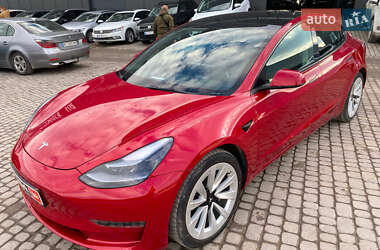 Седан Tesla Model 3 2021 в Львові