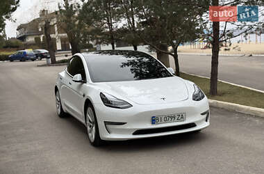 Седан Tesla Model 3 2022 в Киеве