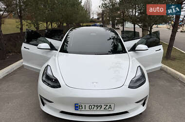 Седан Tesla Model 3 2022 в Киеве