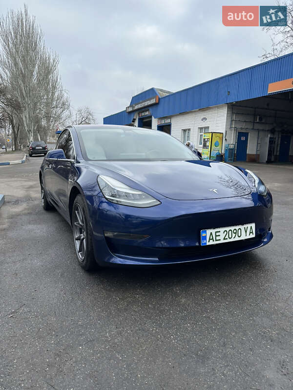 Седан Tesla Model 3 2018 в Одесі