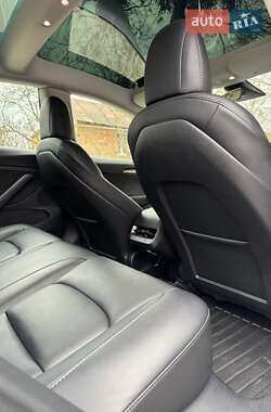 Седан Tesla Model 3 2022 в 