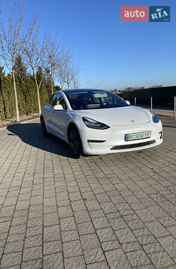 Седан Tesla Model 3 2020 в Львове