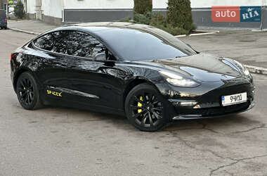 Седан Tesla Model 3 2021 в 