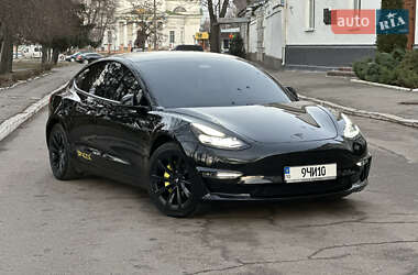 Седан Tesla Model 3 2021 в 