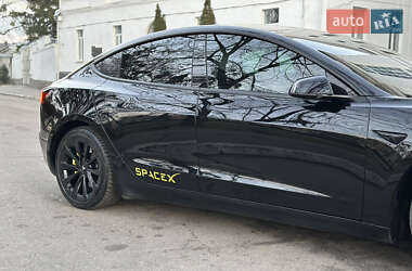 Седан Tesla Model 3 2021 в 