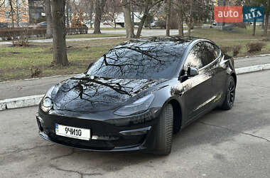 Седан Tesla Model 3 2021 в 