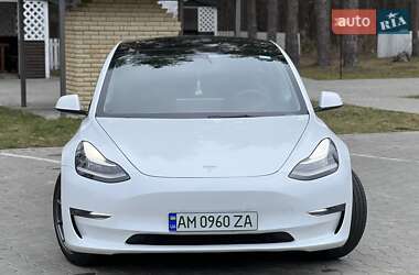 Седан Tesla Model 3 2022 в 