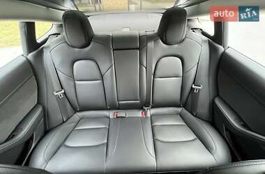 Седан Tesla Model 3 2022 в Коростені