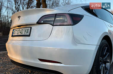 Седан Tesla Model 3 2021 в Калуше