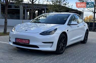 Седан Tesla Model 3 2022 в Ровно