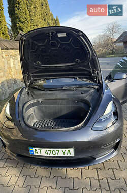 Седан Tesla Model 3 2022 в Надворной