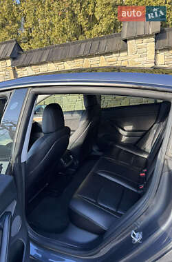 Седан Tesla Model 3 2022 в Надворной