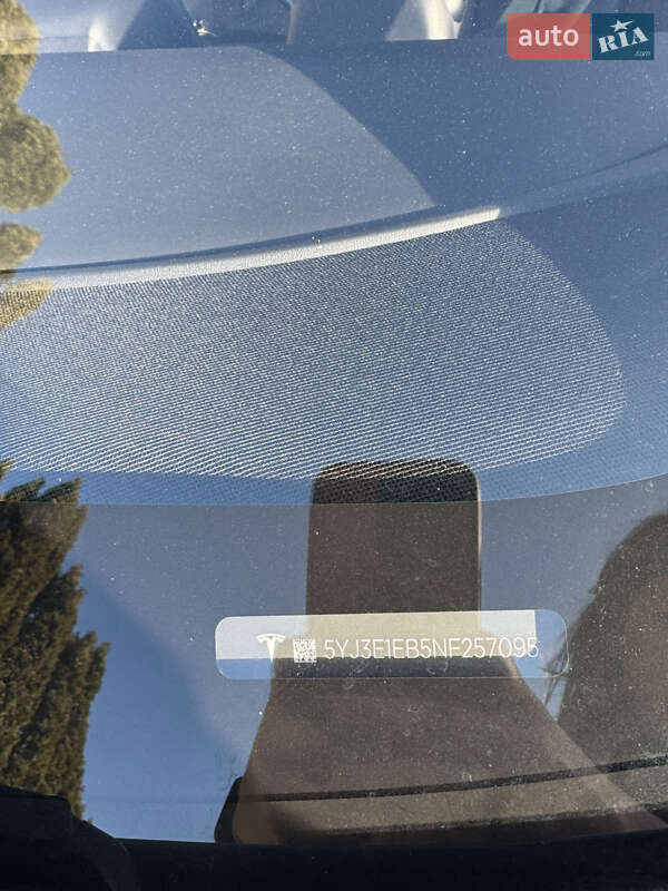 Седан Tesla Model 3 2022 в Надвірній