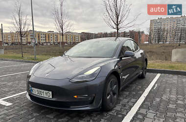 Седан Tesla Model 3 2022 в 