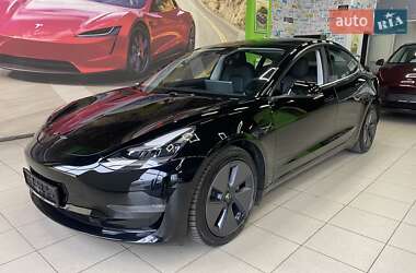 Седан Tesla Model 3 2021 в Киеве