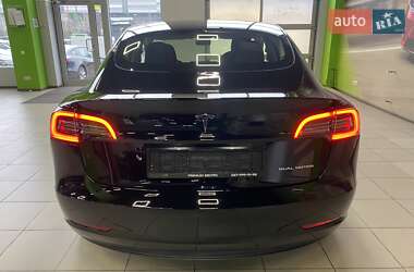 Седан Tesla Model 3 2021 в Киеве