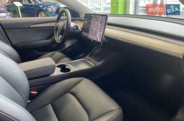 Седан Tesla Model 3 2021 в Киеве