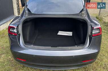 Седан Tesla Model 3 2019 в 