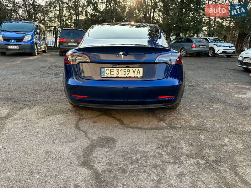Седан Tesla Model 3 2020 в Чернівцях