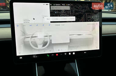 Седан Tesla Model 3 2020 в Черновцах