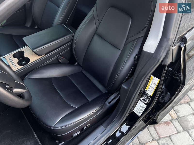 Седан Tesla Model 3 2022 в Тернополе