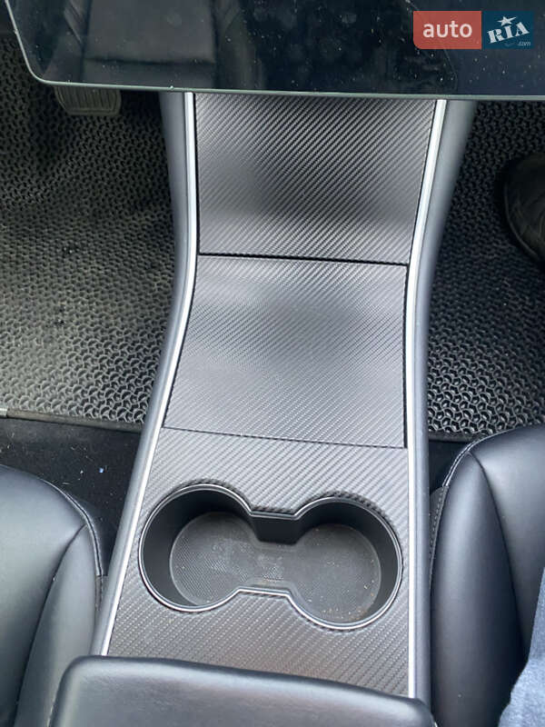 Седан Tesla Model 3 2020 в Запоріжжі