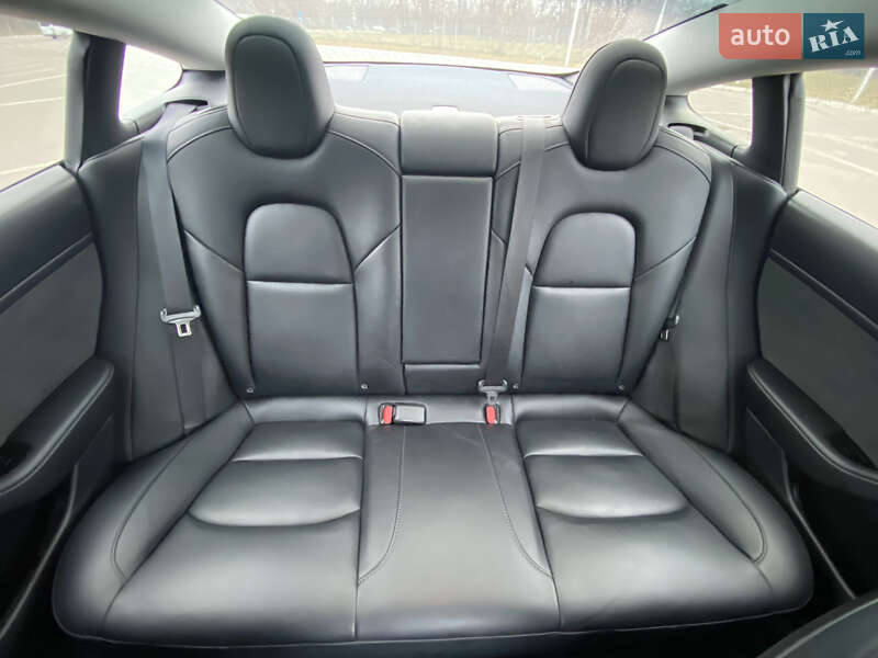 Седан Tesla Model 3 2020 в Запоріжжі