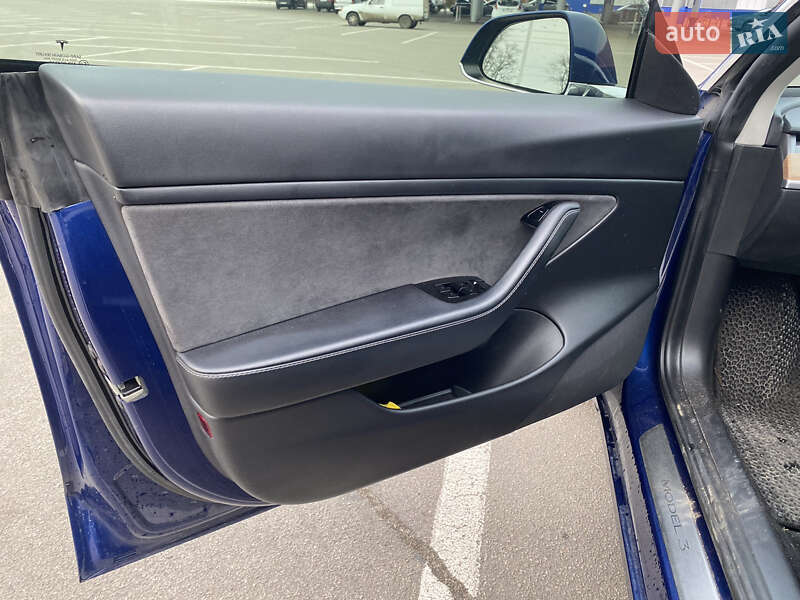 Седан Tesla Model 3 2020 в Запоріжжі