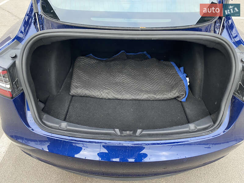 Седан Tesla Model 3 2020 в Запоріжжі