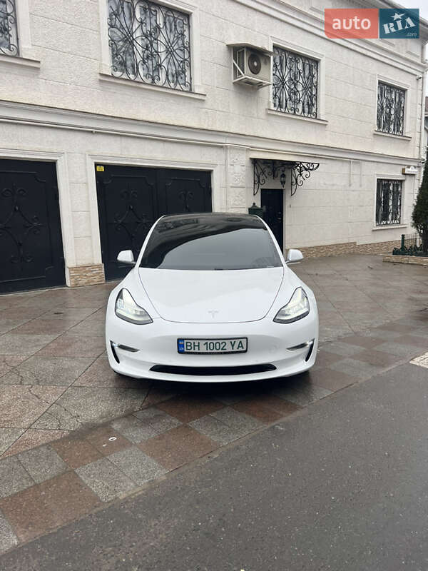 Седан Tesla Model 3 2019 в Одесі