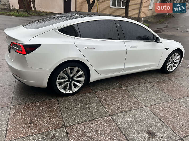 Седан Tesla Model 3 2019 в Одессе