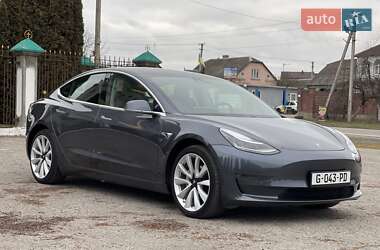 Седан Tesla Model 3 2019 в Дубні