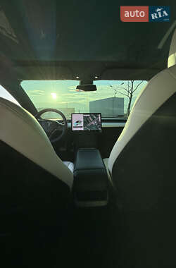 Седан Tesla Model 3 2021 в 