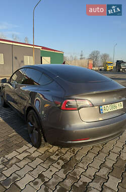 Седан Tesla Model 3 2021 в 