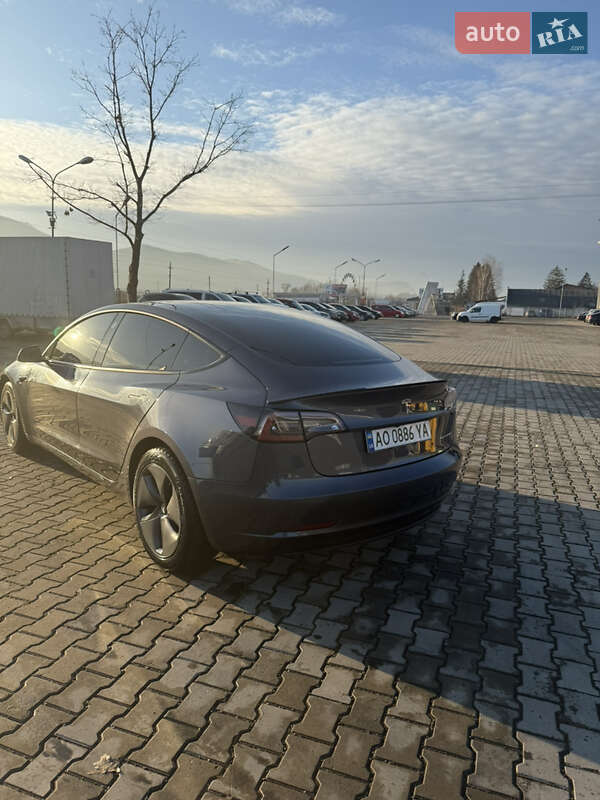 Седан Tesla Model 3 2021 в Ужгороді