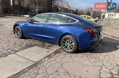 Седан Tesla Model 3 2019 в 